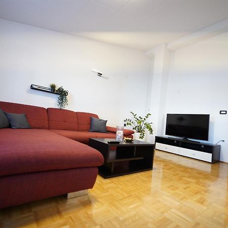 Apartments Loncar-Near Zrce Beach نوفاليا المظهر الخارجي الصورة