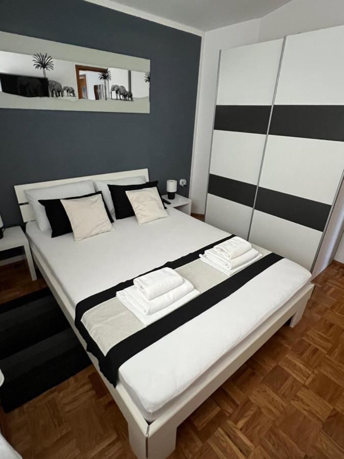 Apartments Loncar-Near Zrce Beach نوفاليا المظهر الخارجي الصورة