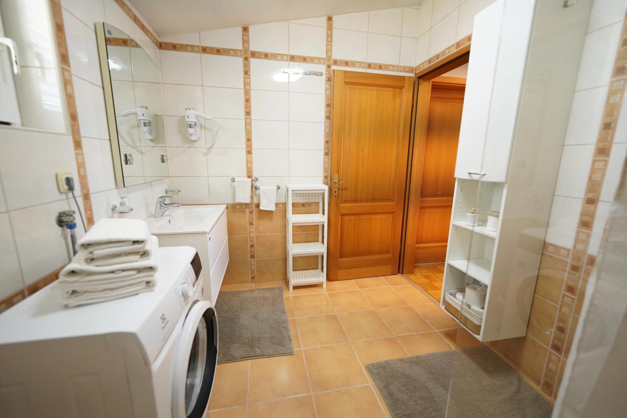 Apartments Loncar-Near Zrce Beach نوفاليا المظهر الخارجي الصورة
