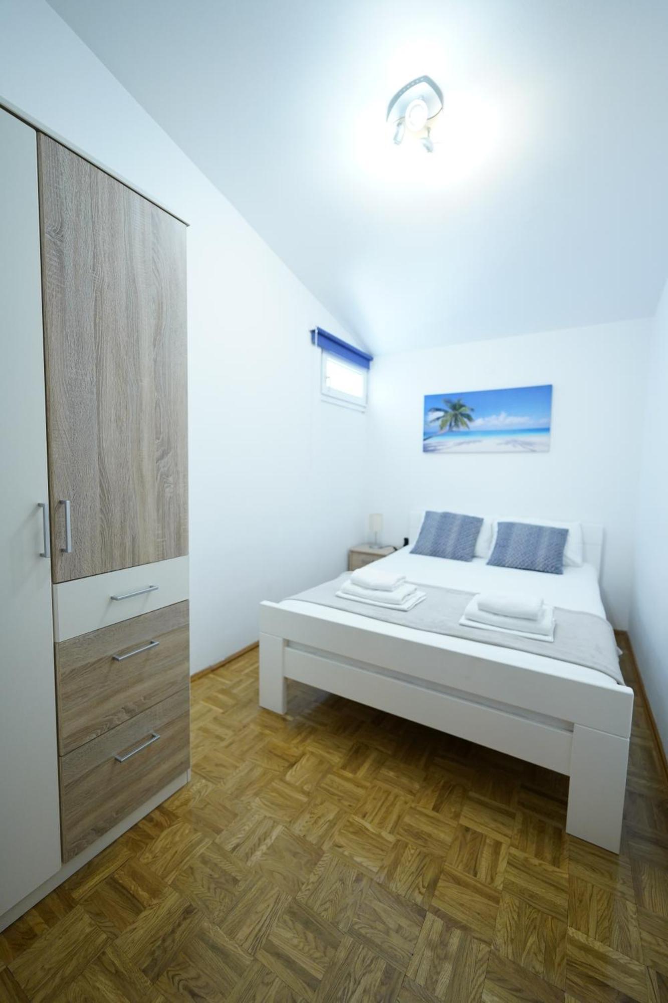 Apartments Loncar-Near Zrce Beach نوفاليا المظهر الخارجي الصورة